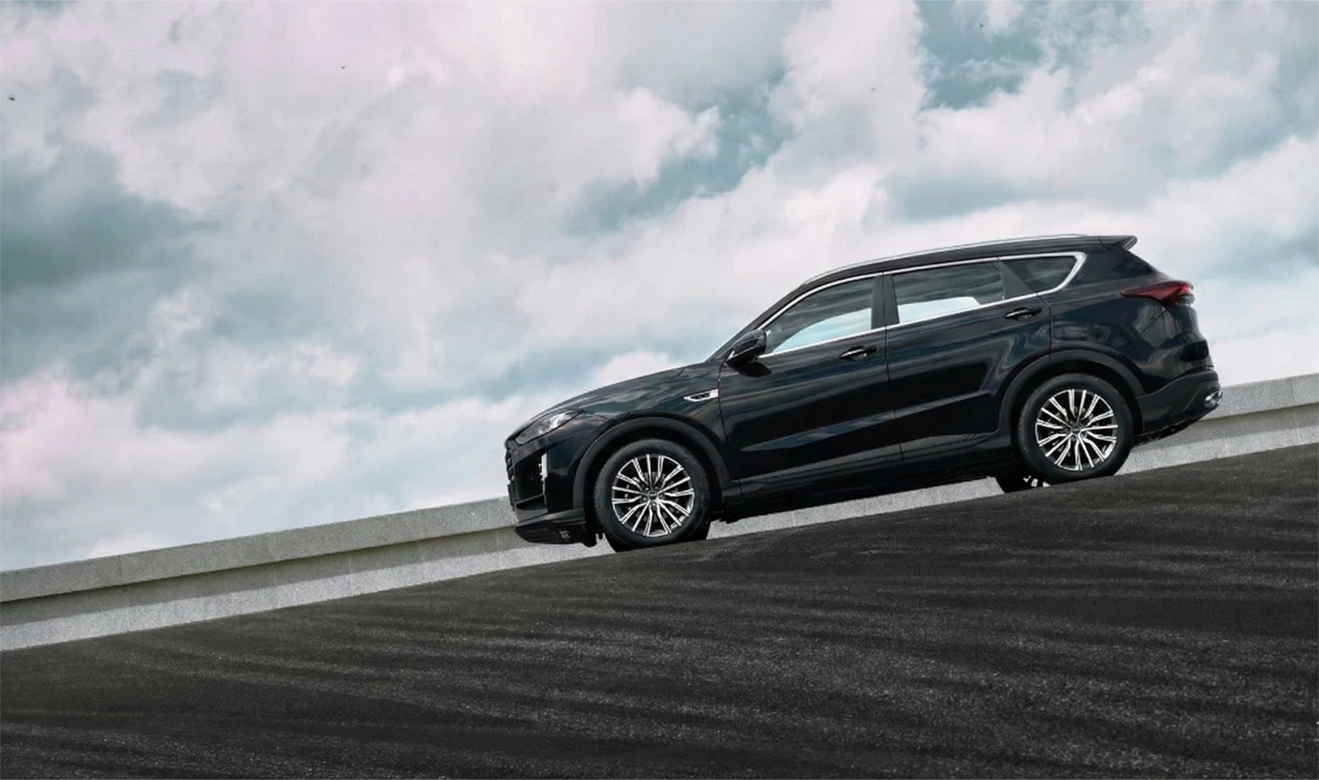 X70 Plus Exterior View 2